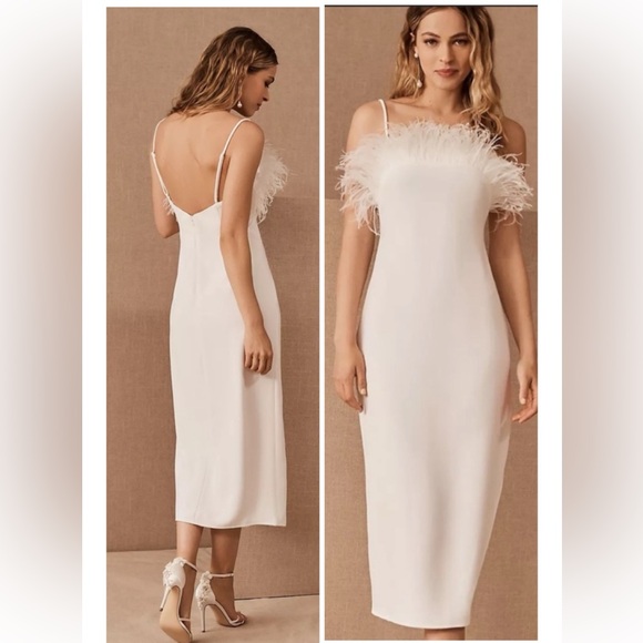 Elliatt Dresses & Skirts - Elliatt Ivory Feather Trim MIDI Dress Size XS